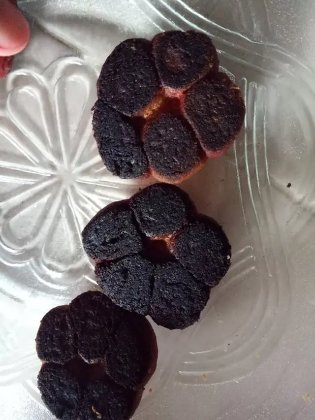 6 Potret Kue Lebaran Gosong Ini Bikin Enggak Napsu Makan