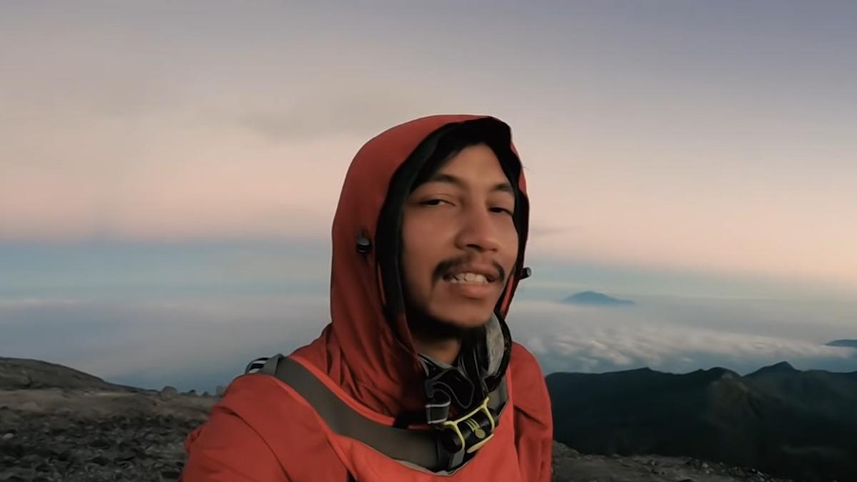 Fiersa Besari Ungkap Ekstremnya Pendakian Carstensz Pyramid