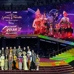 Keduanya tidak sekadar menjadi pengisi acara, tetapi ikut menghidupkan karakter Srikandi dan Mahadewi di atas panggung. (Foto/Dok: Fimela.com)