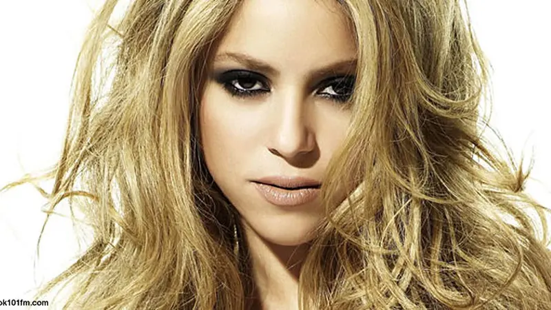 shakira-130818b.jpg