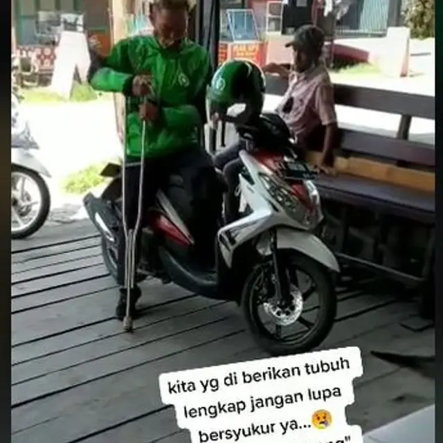 Viral Driver Ojol Penyandang Disabilitas Tetap Semangat Antar Makanan
