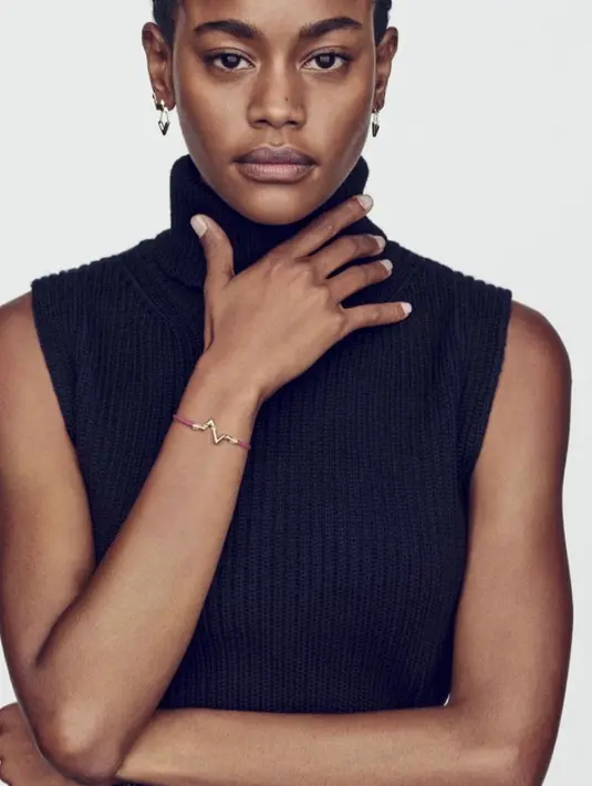 Pada babak baru ini, Inisial L dan V menanamkan energi yang dalam dan bersemangat ke dalam kreasi LV Volt, memberikan kehidupan baru pada desain ikonik Maison. (Dok/LouisVuitton).