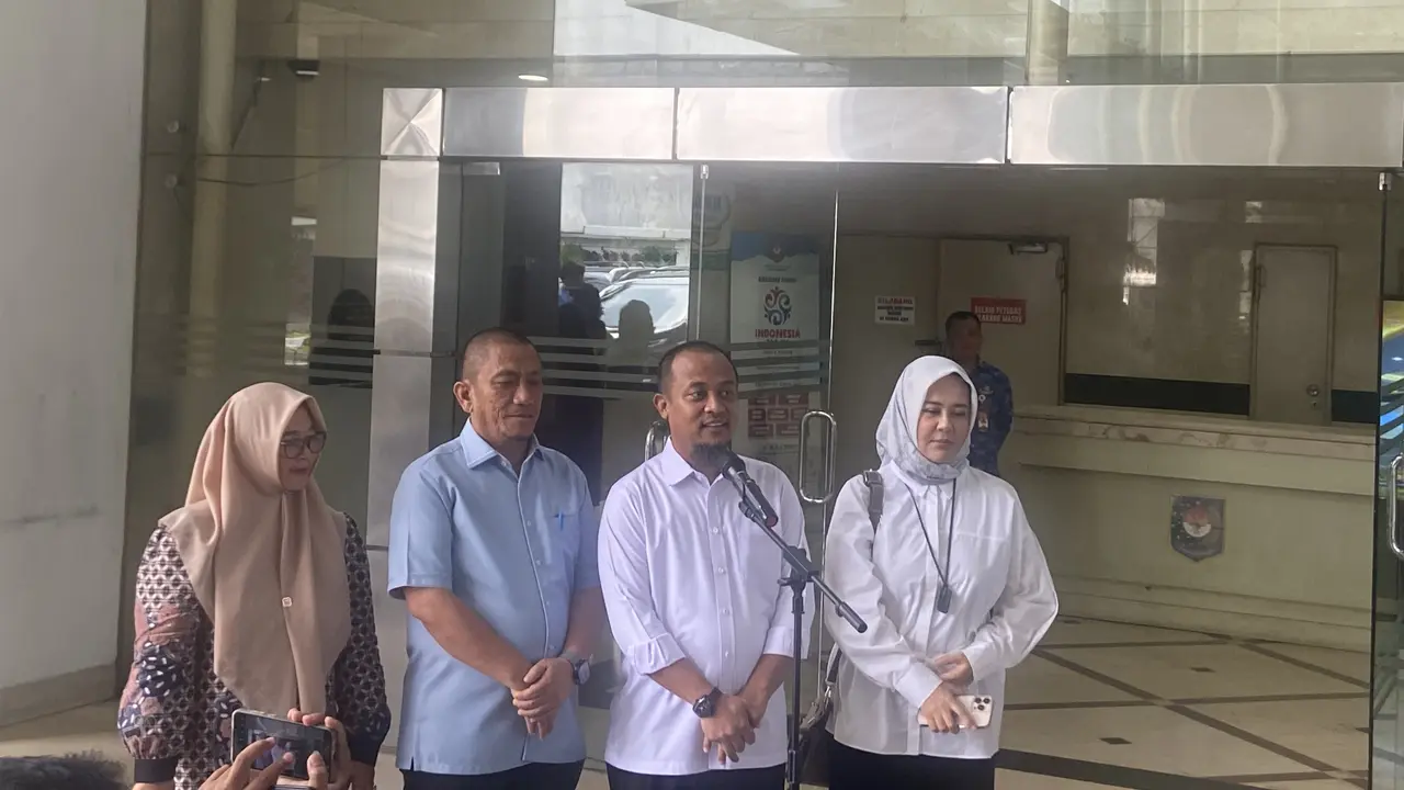 Gubernur dan Wagub Sulawesi Selatan terpilih Andi Sudirman Sulaiman-Fatmawati Rusdi merampungkan pemeriksaan kesehatan di Kantor Kemendagri Jakarta, Senin (17/2/2025).
