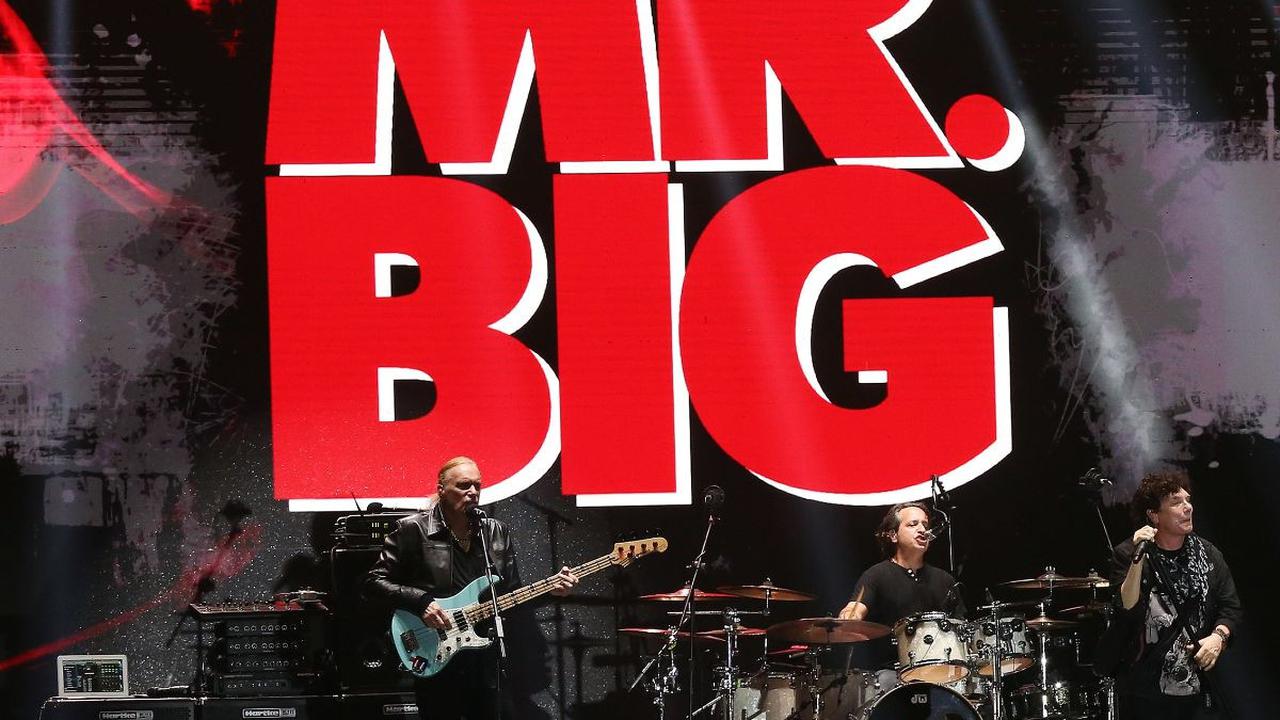 Semantara itu, ada penampilan grup musik rock asal Amerika Serikat, Mr. Big di ajang The 90's Festival 2023 pada hari pertama Sabtu (12/8/2023).