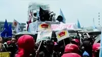 Aksi unjuk rasa ribuan buruh yang tergabung dalam GBJ. 