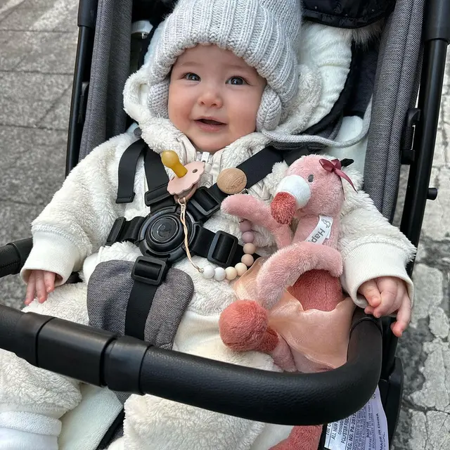 Wajah Anak Jennifer Coppen