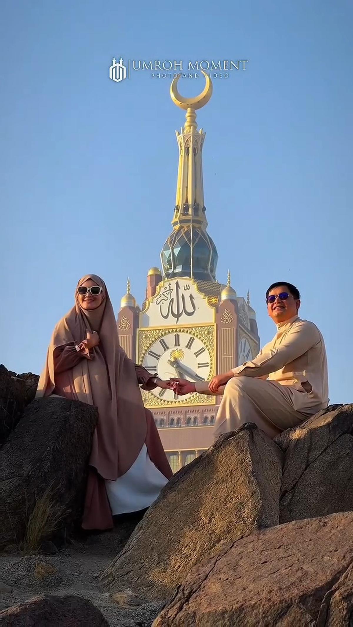 Wedding Anniversary ke-7, Tommy Kurniawan Romantis Ajak Istri ke Tanah Suci
