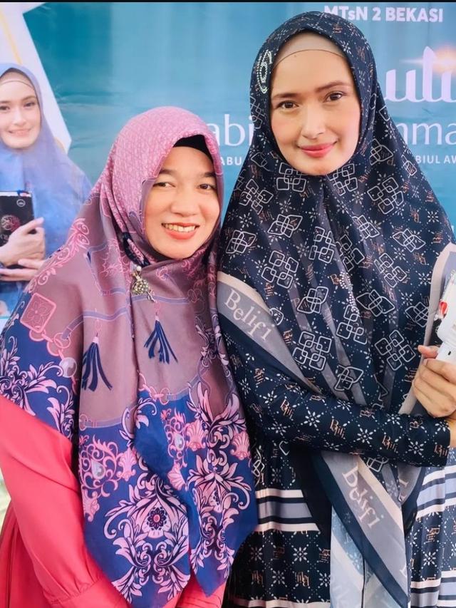 Mega Aulia Jadi Ustazah