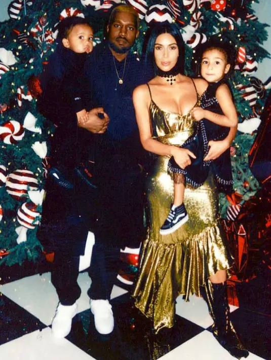 Nah! Foto ini diambil saat Natal 2016. Kanye West mengunggahnya di Twitter. (Twitter/KanyeWest)