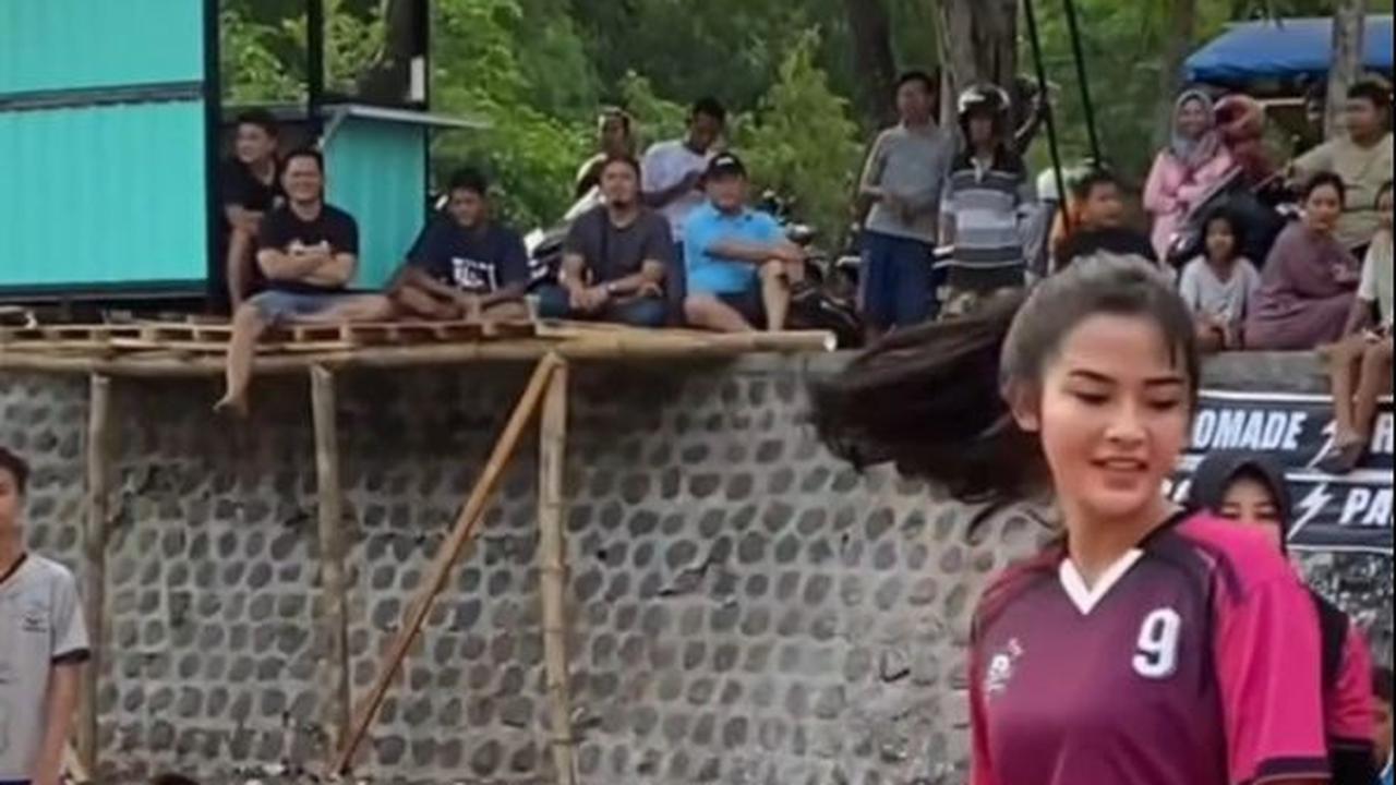 Penampilan Bella Bonita Saat Bermain Voli