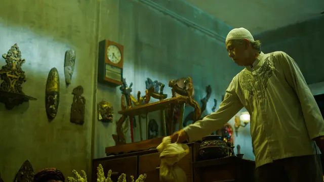 Akting Arswendy Beningswara di film Khanzab.