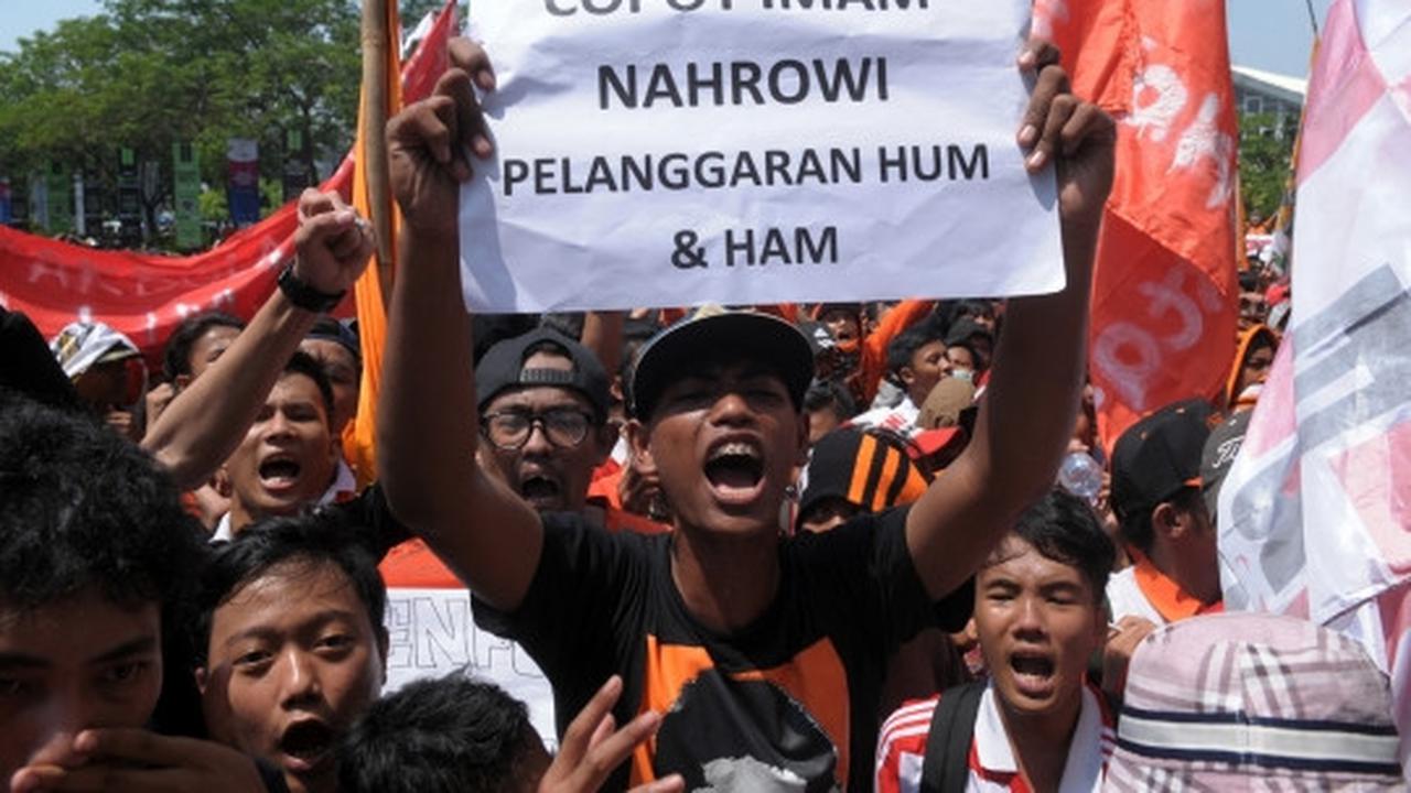 Tuntut pencabutan sanksi PSSI, Jakmania geruduk Kemenpora