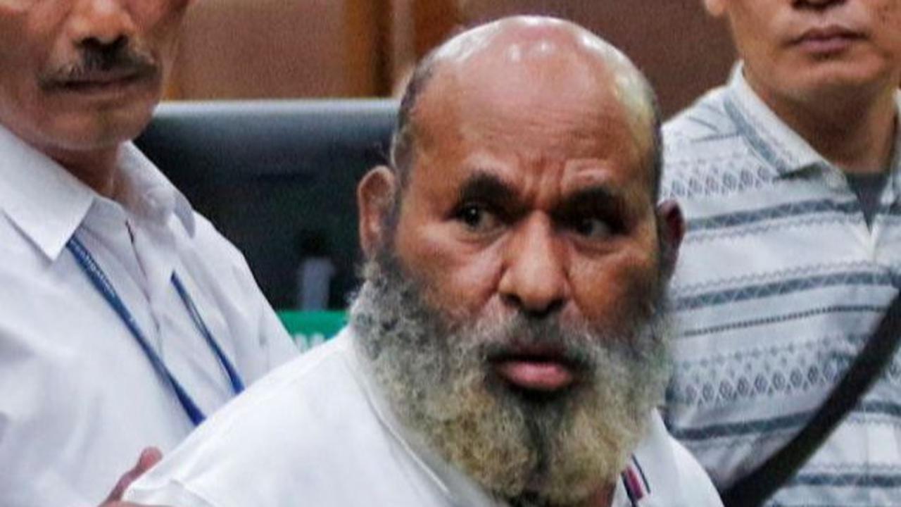 Jenazah Lukas akan ditemani oleh tim pengacara juga keluarganya saat terbang ke Papua.&nbsp;<br><br>