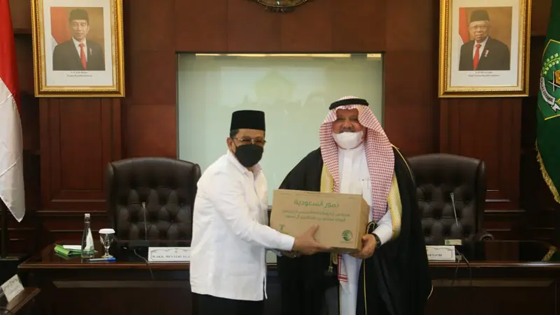 Kementerian Agama menerima hibah 100 ton kurma dan 10 ribu mushaf Al-Quran dari Pemerintah Arab Saudi.