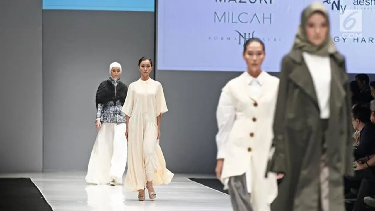 Intip Gaya Fashion Street Style di Jakarta Fashion Week 2018