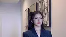 Pelantun lagu “Kupu-kupu” itu tak kelewatan mengabadikan momen bersama Dita Karang Cs. [@tiaraandini].