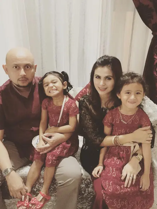 Sebelumnya, Asha Syara mengaku sudah tergerak untuk berhijab. Tapi, hal itu belum terlaksana. Dengan penampilan barunya, ia juga meminta untuk di doakan bisa istiqomah. (Instagram/ashasyara)