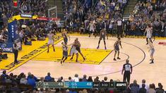 Berita video game recap NBA 2017-2018 antara Golden State Warriors melawan San Antonio Spurs dengan skor 122-105.