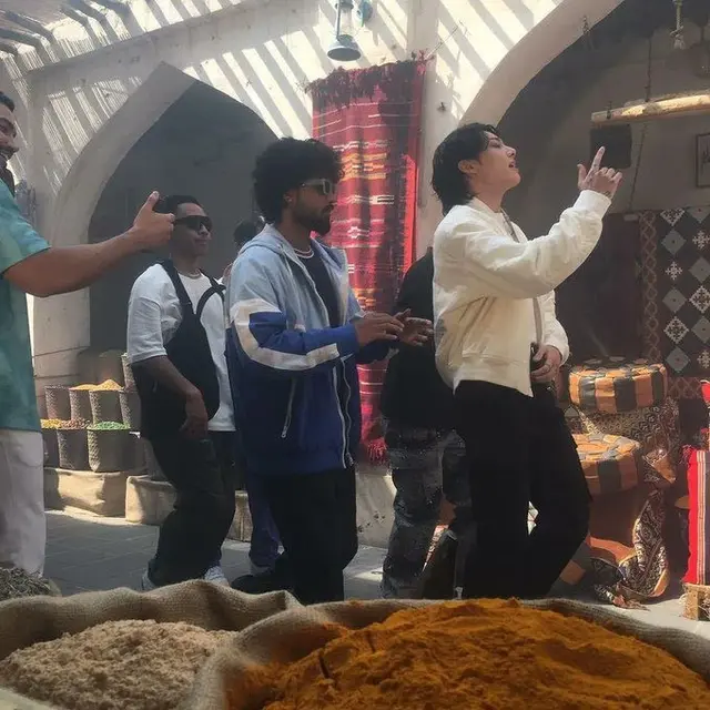 Jungkook sedang membuat video promosi Piala Dunia 2022 di Qatar.