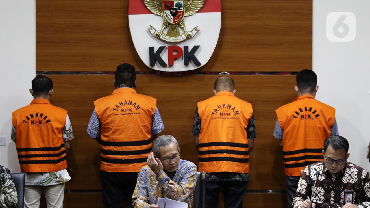 KPK Tahan Empat Tersangka Suap Pemeriksa Laporan Keuangan PUTR Pemprov Sulsel