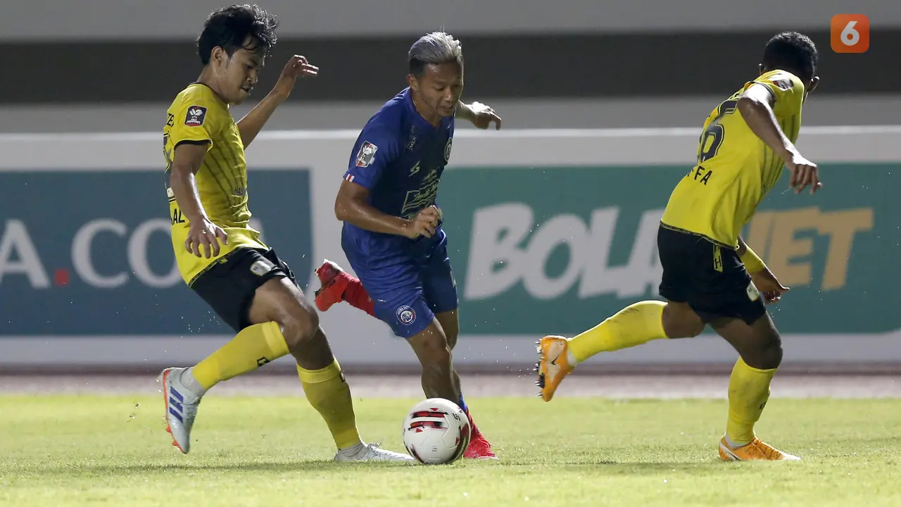 FOTO: Arema FC Tertinggal 0-2 dari Barito Putera di Babak Pertama - Dendi Santoso