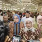 Menaker Ida Fauziyah saat meninjau proses produksi Sigaret Kretek Tangan (SKT) PT Djarum di Karang Bener, Bae, Kudus, Jawa Tengah, Rabu (31/5/2023).
