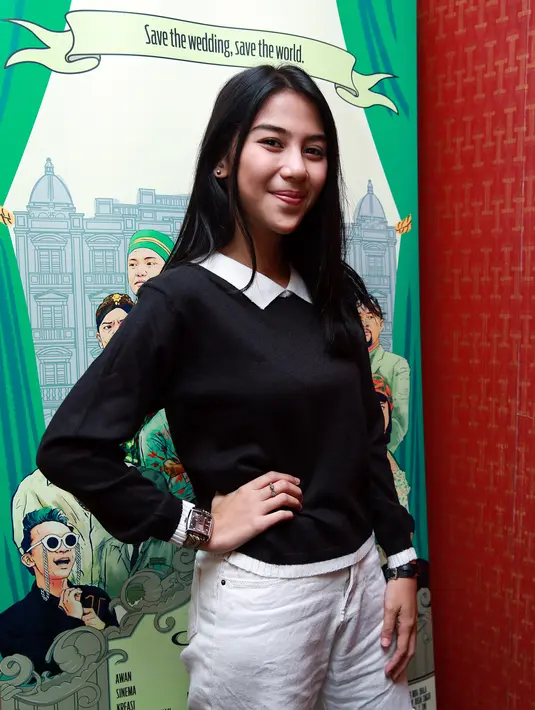 Ditemui di kawasan Menteng, Jakarta Pusat, Jumat (16/10/2015), Adinda mengaku mantan kekasihnya sangat posesif. Adinda pun tak ingin kariernya terhambat hanya karena alasan cemburu. (Deki Prayoga/Bintang.com)