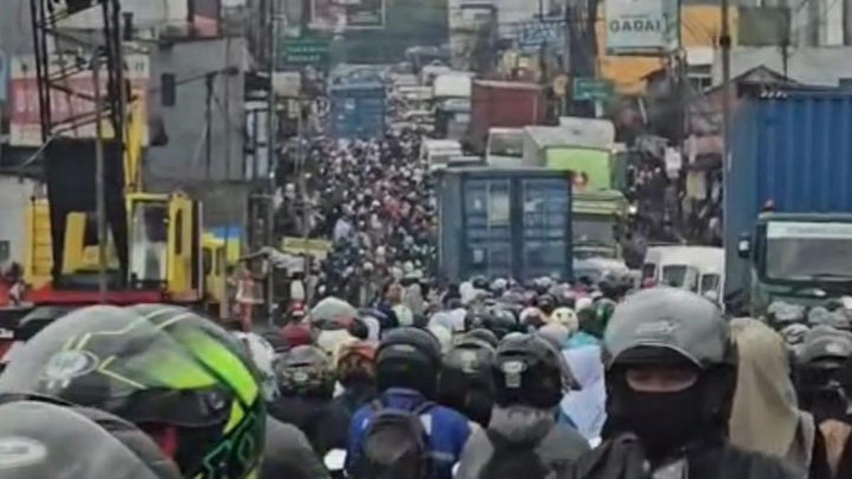 Viral Narasi Jembatan Pamuyuran Amblas Sebabkan Macet Horor di Sukabumi, Begini Faktanya
