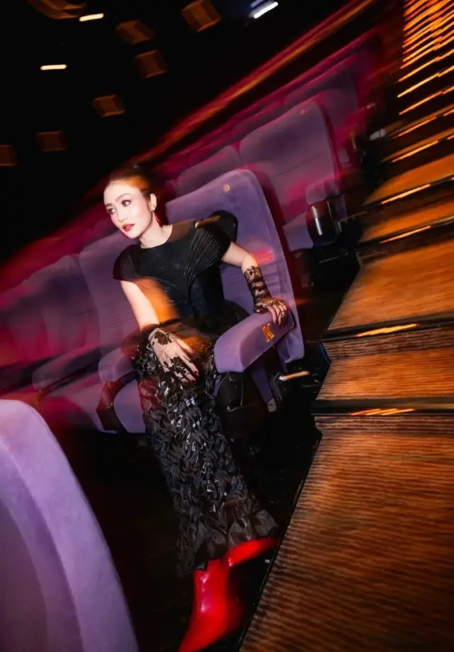 Tunda bulan madu, ini 7 potret Febby Rastanty promosi film Wanita Ahli Neraka usai nikah