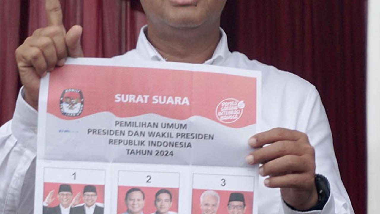 Usai mencoblos, Anies sempat menitipkan pesan kepada seluruh masyarakat bahwa saatnya perubahan. Foto Merdeka.com / Nanda F. Ibrahim<br>