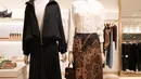 Koleksi Sandro Fall Winter 2026 ini, menampilkan kebebasan serta mencerminkan transisi penuh semangat bebas lmenuju musim dingin. / Foto dok: Sandro.