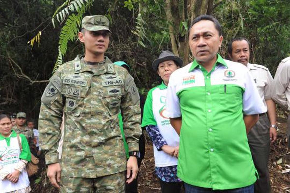 Agus Yudhoyono bersama Menhut tanam pohon di Bogor