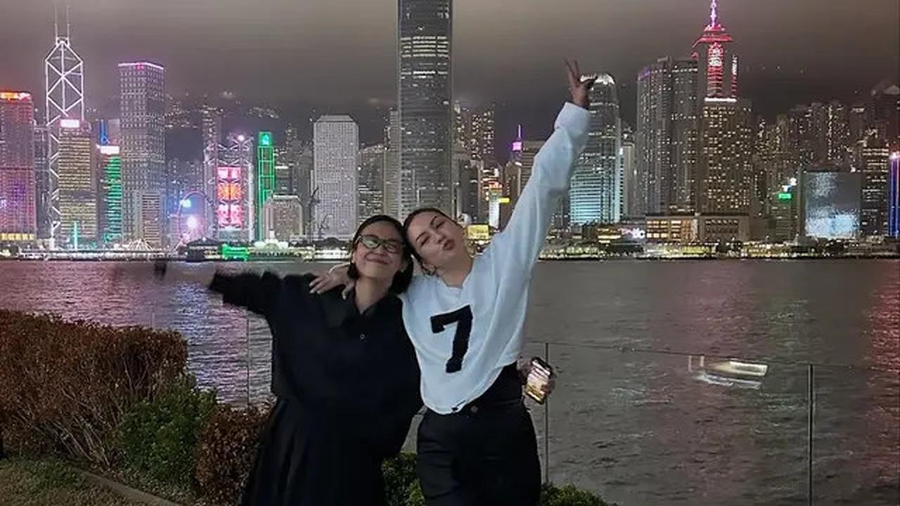Bersahabat 22 Tahun, Ini 6 Potret Donna Agnesia Liburan Perdana Bareng Sahabat