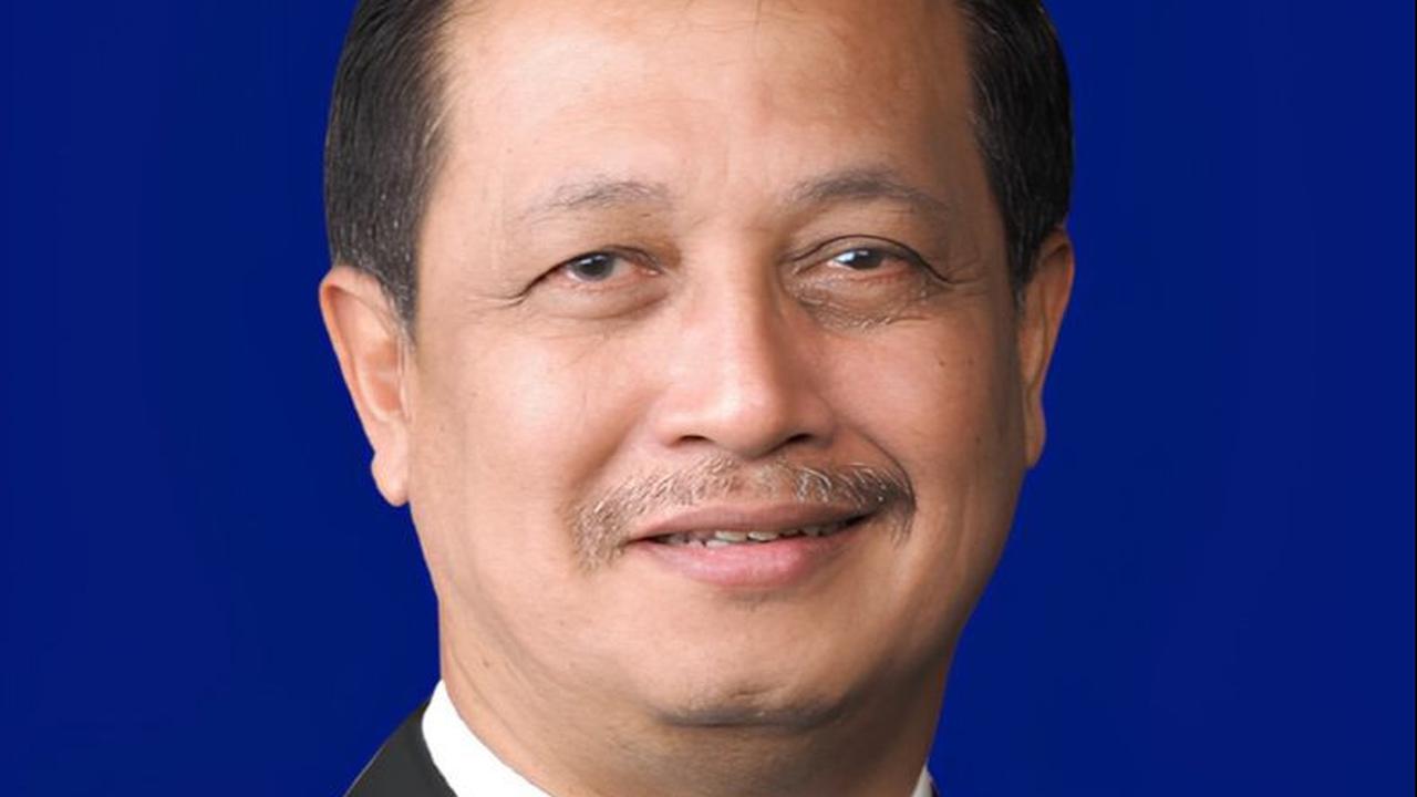 Profil Singkat Oegroseno <br>