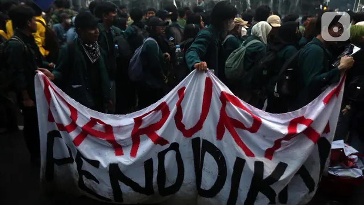 Indonesia Gelap, BEM SI Berunjuk Rasa di Patung Kuda Jakarta