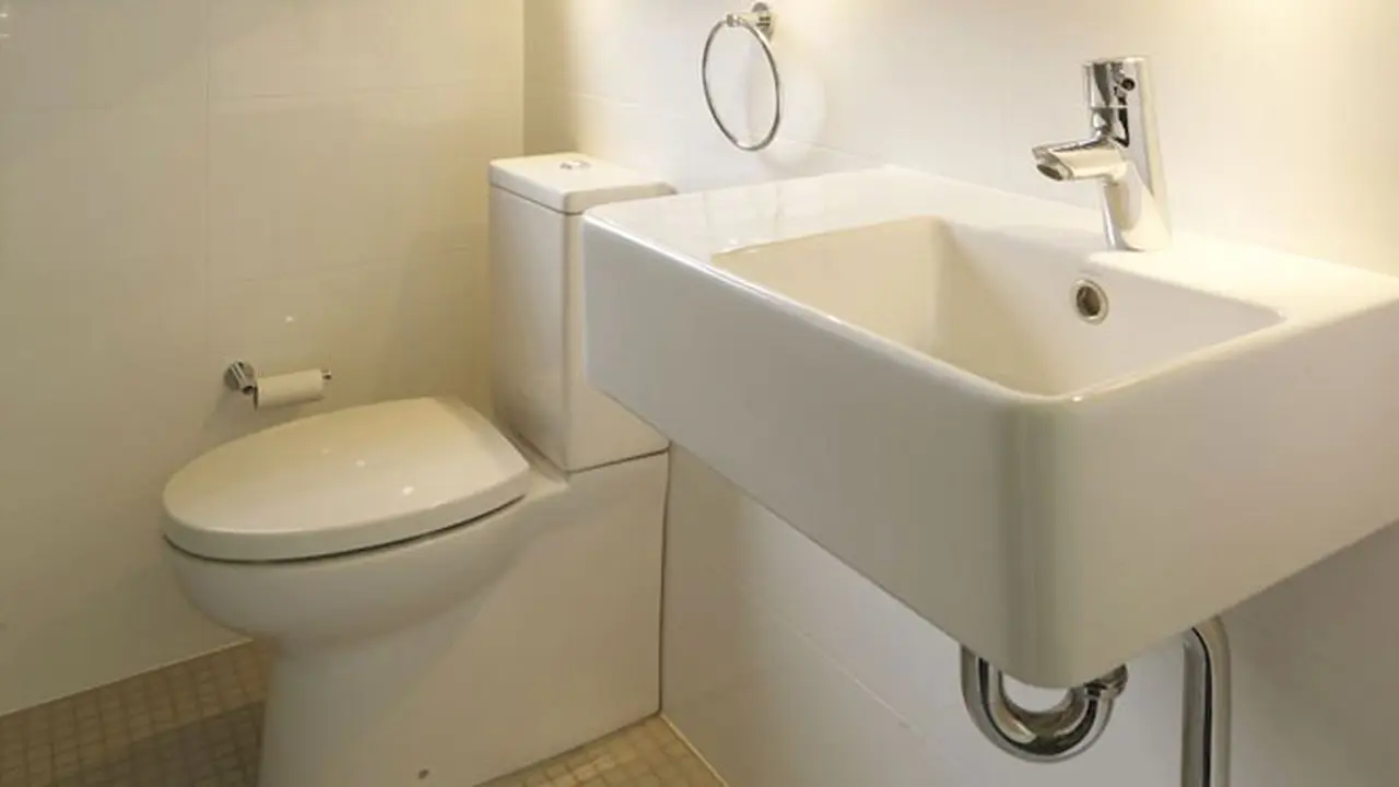 toilet-bersih-1311208b.jpg