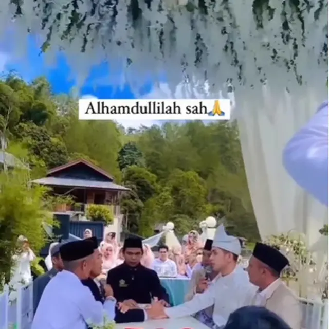Sah Jadi Suami Istri, Ini 6 Potret Pernikahan Ilyas Bachtiar dan Nabila LIDA