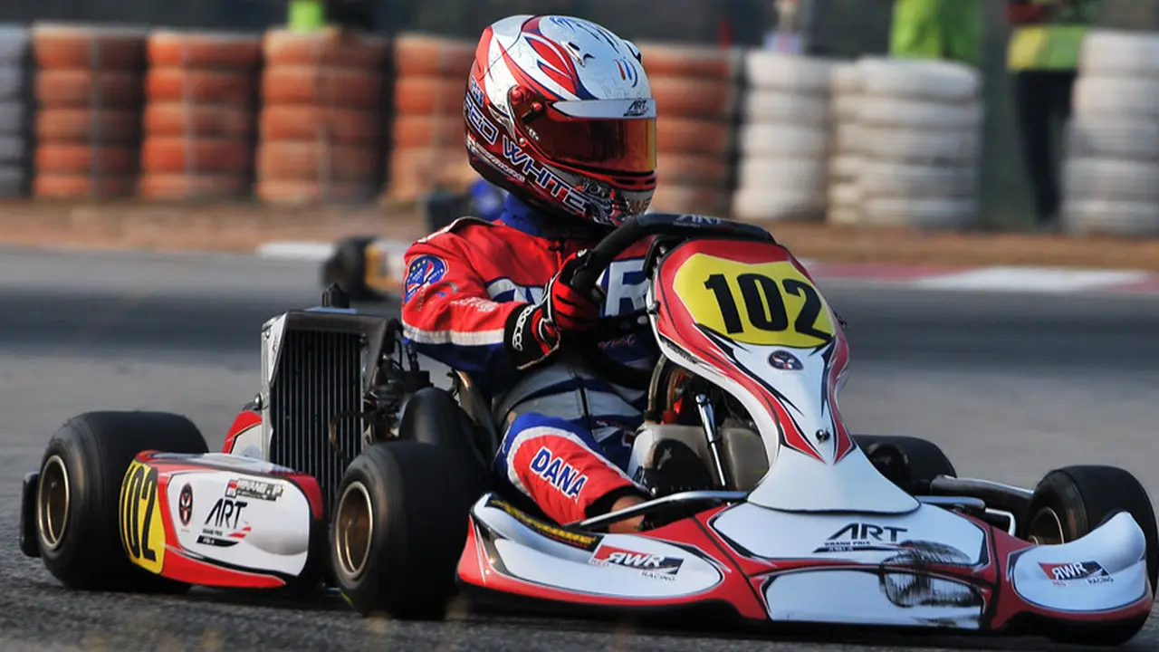 Pebalap Gokart - Perdana Putra Minang