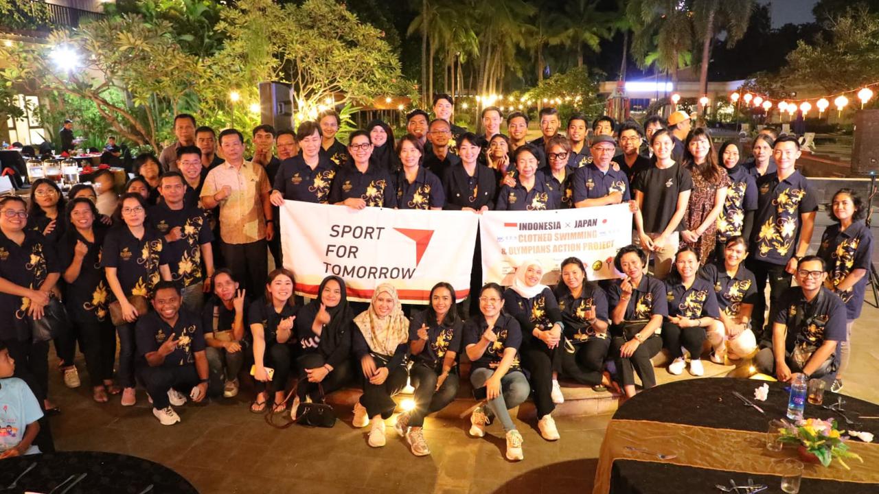 Para Mantan Atlet Olimpiade Indonesia dan Jepang Bersatu Beri Pelatihan Renang Penyelamatan Diri