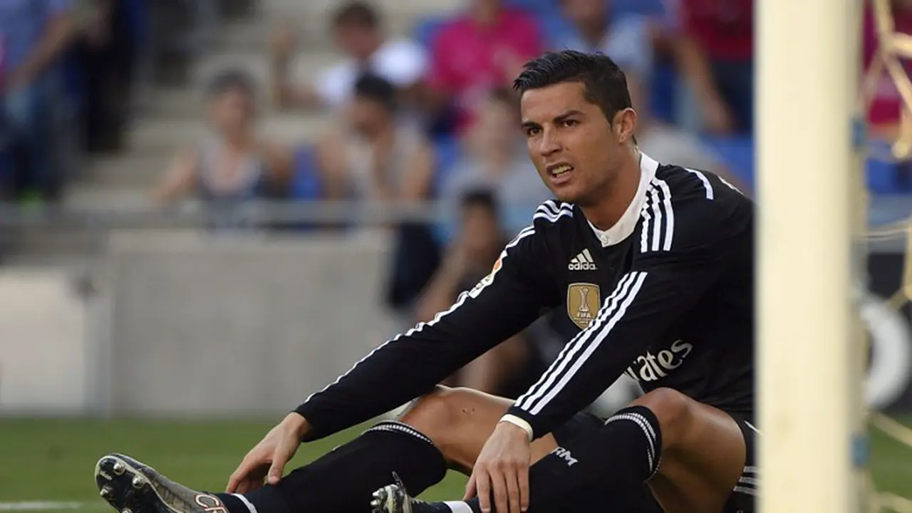 Cristiano Ronaldo ( AFP PHOTO / LLUIS GENE)