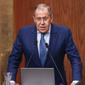 Dalam foto yang dirilis oleh Kemlu Rusia, Menteri Luar Negeri Rusia Sergey Lavrov berbicara di depan forum Liga Arab di Kairo, Mesir, Minggu, 24 Juli 2022. (Layanan Pers Kemlu Rusia via AP)