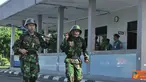 Citizen6, Surabaya: Para siswa lari dengan menggunakan Pakaian Dinas Lapangan (PDL), helm baja, sepatu boot, senjata jenis SS-1 dan ransel dengan beban 15 kilogram. (Pengirim: Penkobangdikal)