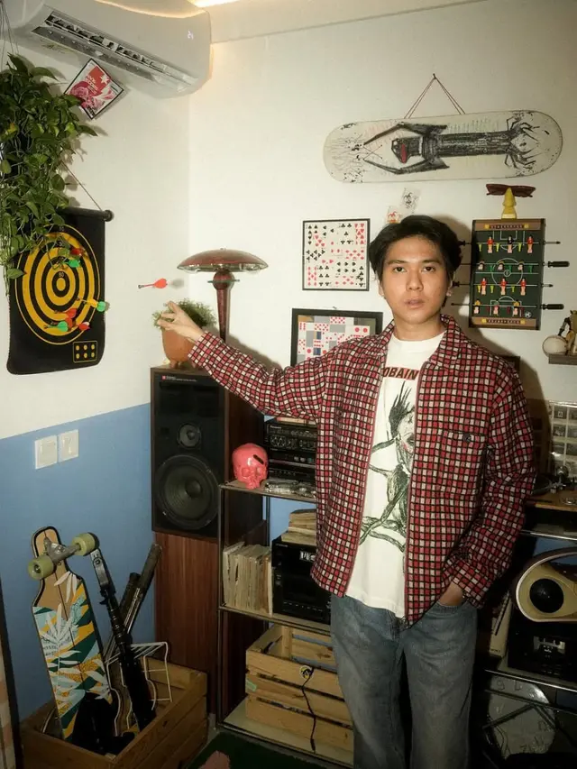 Gaya Outfit Iqbaal Ramadhan yang Selalu Terlihat Ganteng. (instagram/iqbaal.e)
