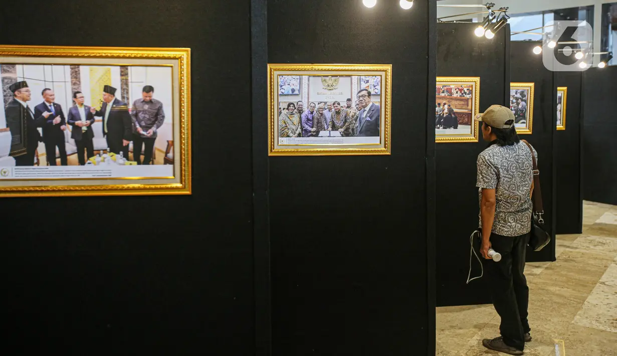 Tahun ini pameran foto Warna-warni Parlemen bertema "Parlemen Moderen Untuk Indonesia."  (Liputan6.com/Faizal Fanani)