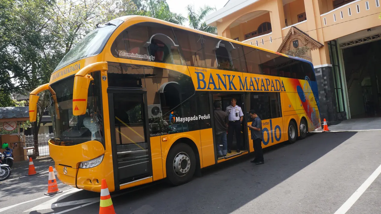 Bus Tingkat Solo