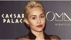 Kebiasaan Miley ini jadi contoh yang tak baik bagi penggemarnya, karena rata-rata penggemar mantan bintang Disney ini adalah kalangan remaja.
