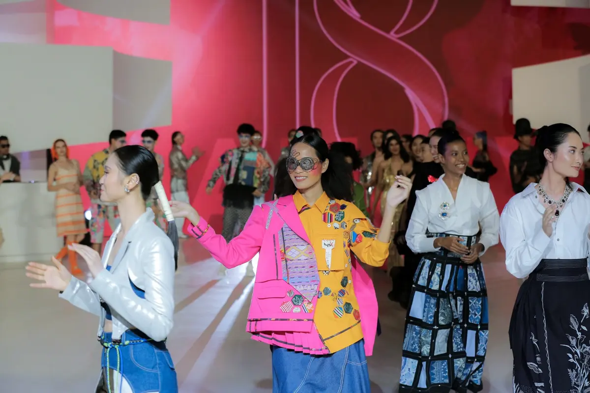 Warna-warni Karya 18 Desainer di Opening Show Senayan City Fashion Nation 18th Edition