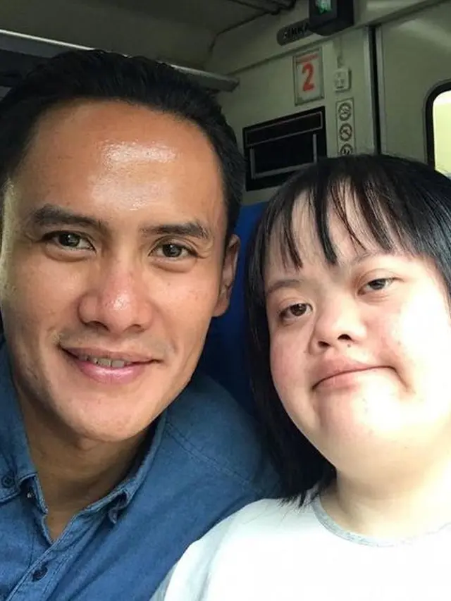 7 Potret Kebersamaan Choky Sitohang dan Adik Bungsunya yang Jarang Tersorot