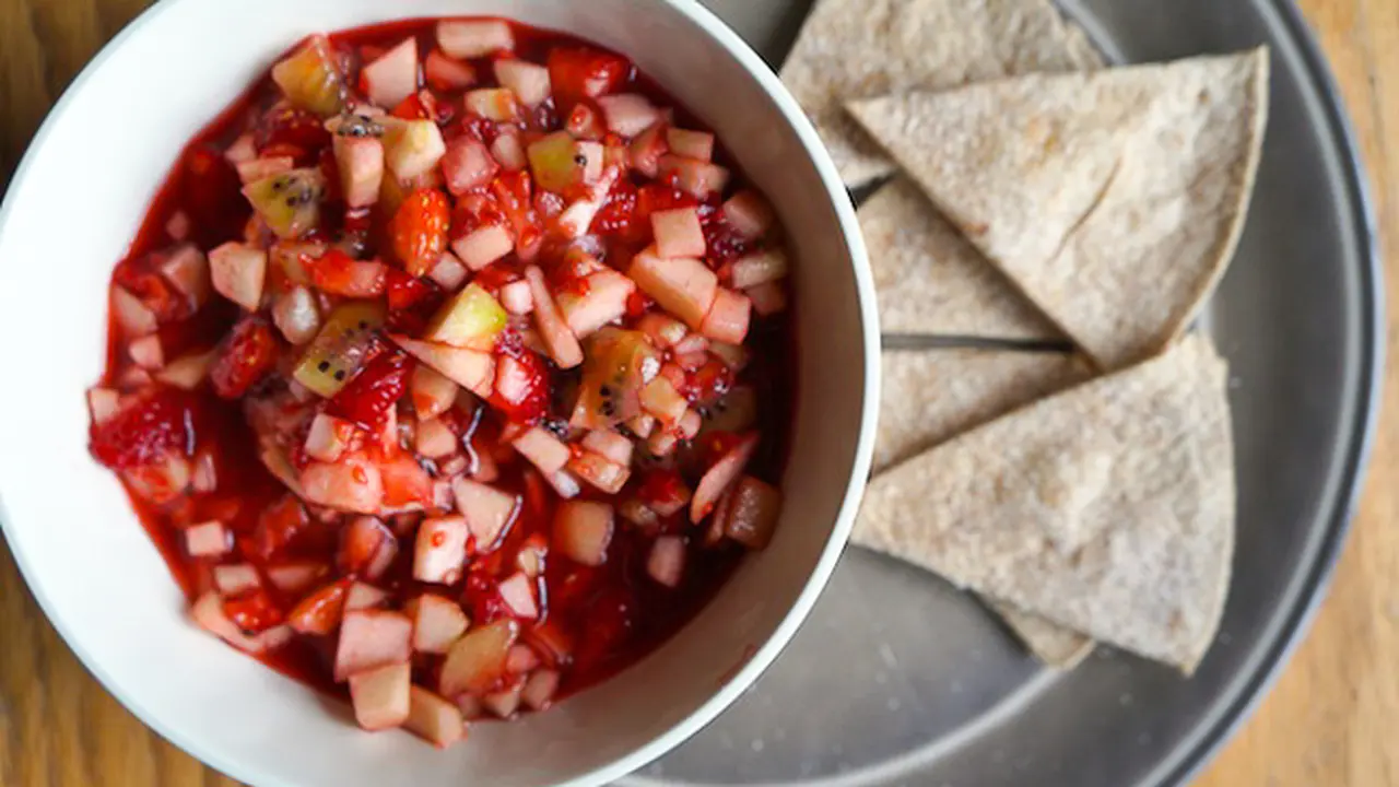 Mari Membuat Tortilla Saus Salsa Buah Lifestyle