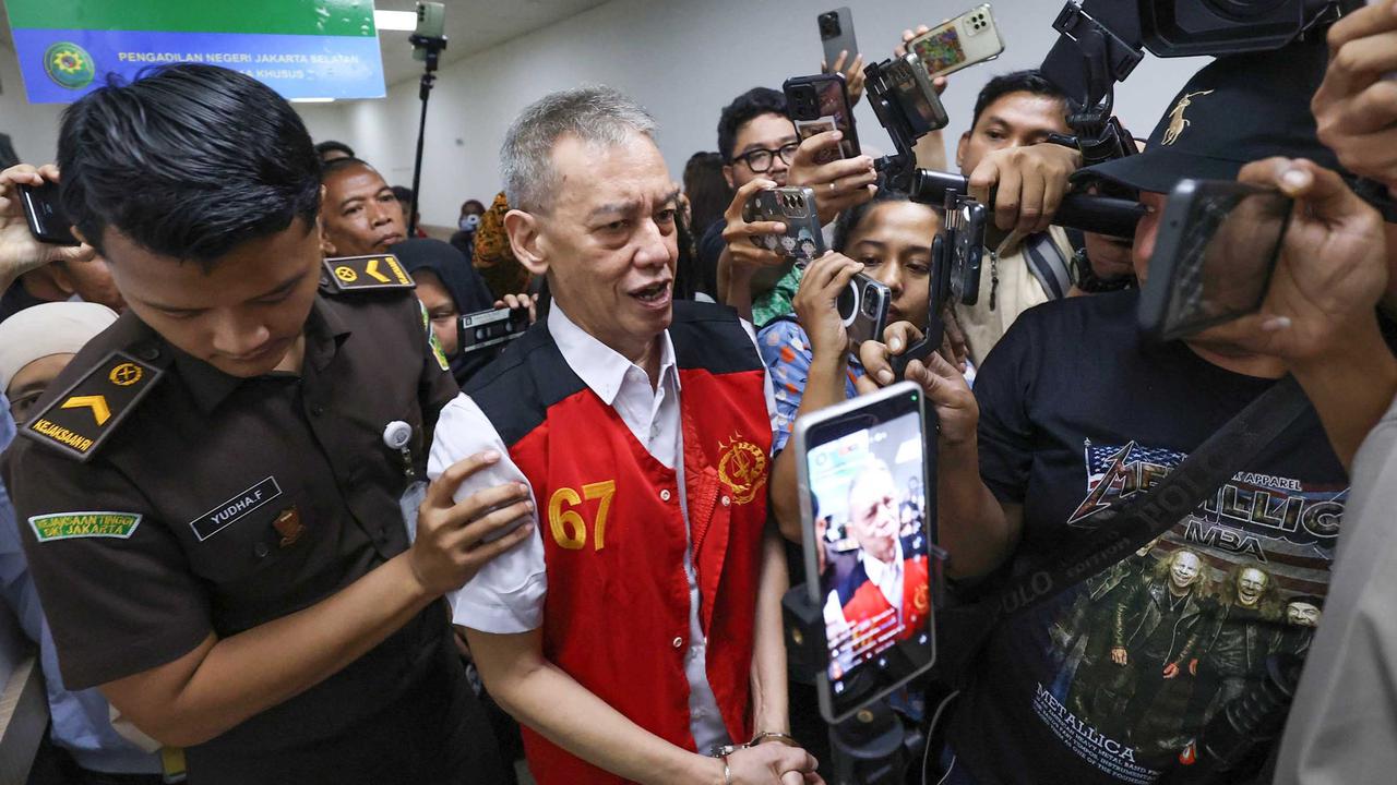 FOTO: Fariz RM Dituntut 6 Tahun Penjara atas Kasus Narkotika